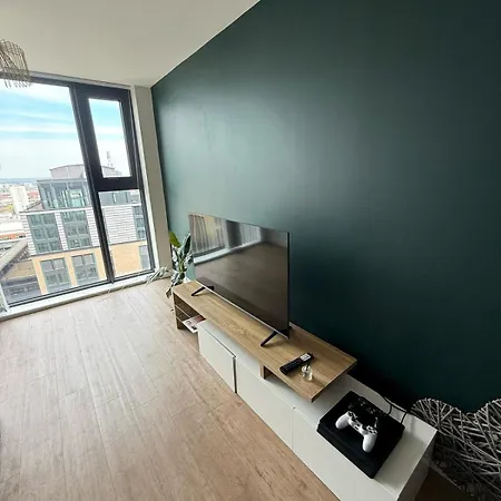 Centre Penthouse Skyline Views - Free Gym Netflix Ps4 *